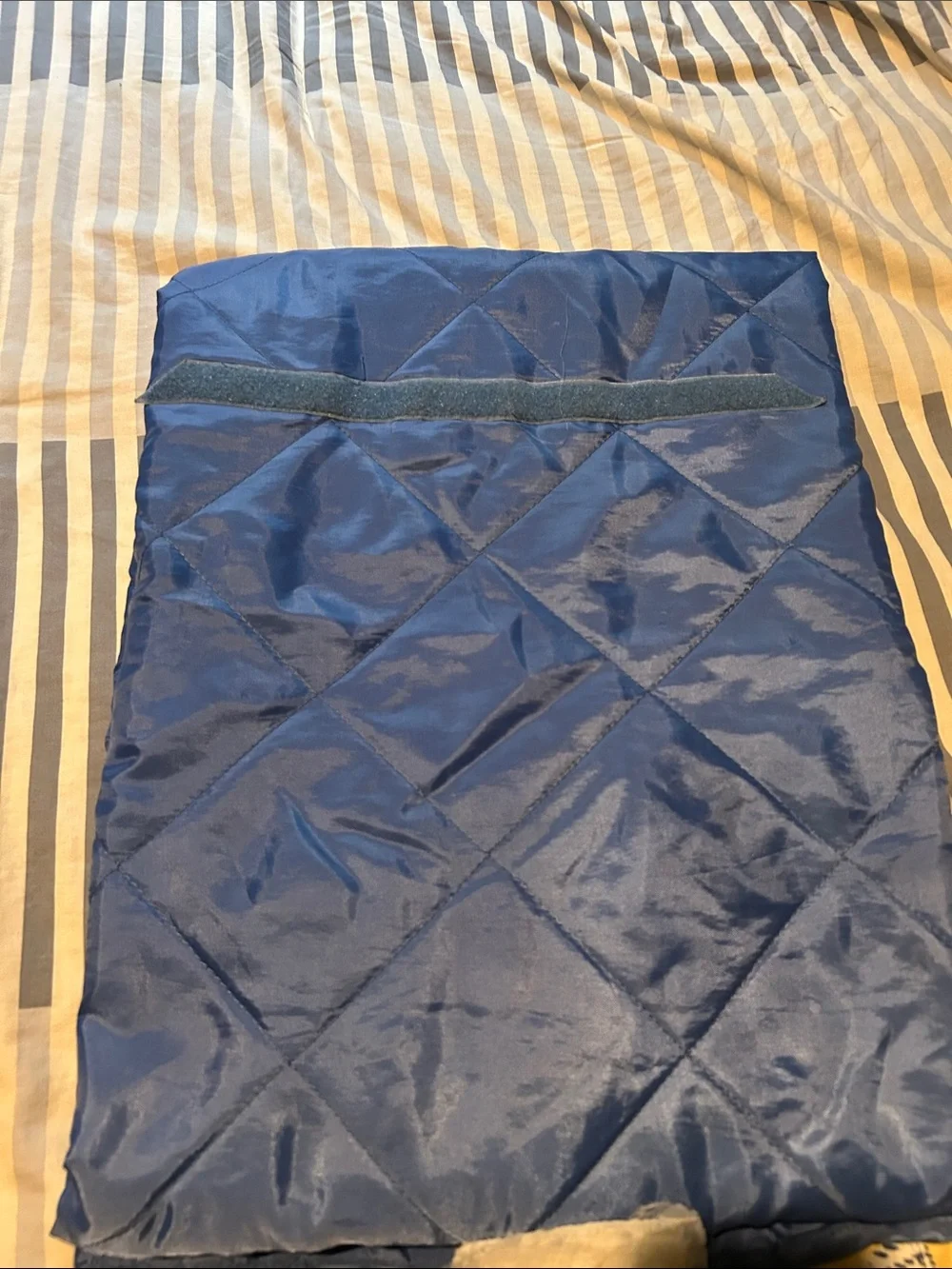 Eddie Bauer Quilted Blue  picnic or beach blanket  Cover